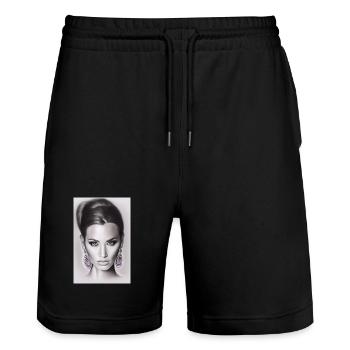 Femme avec boucle d’oreille - Short de jogging bio TRAINER Stanley/Stella unisexe - noir - Devant - Nik (191cm) & Marisol (170cm)