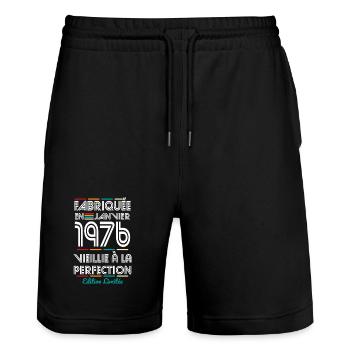 50-jähriges Jubiläum - Hergestellt im Januar 1976 - Stanley/Stella Unisex Bio Joggingshorts Trainer  - Schwarz - Vorne - Nik (191cm) & Marisol (170cm)