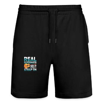 Real Guitarists Do It With A Strap On - Stanley/Stella Unisex Bio Joggingshorts Trainer  - Schwarz - Vorne - Nik (191cm) & Marisol (170cm)