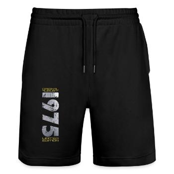 50. Geburtstag Original August 1975 Jahrgang 1975 - Stanley/Stella Unisex Bio Joggingshorts Trainer  - Schwarz - Vorne - Nik (191cm) & Marisol (170cm)