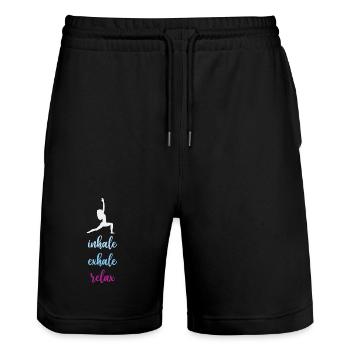 Yoga - Einatmen. Ausatmen. Entspannen. - Stanley/Stella Unisex Bio Joggingshorts Trainer  - Schwarz - Vorne - Nik (191cm) & Marisol (170cm)