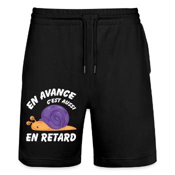 En avance c'est aussi en retard - Short de jogging bio TRAINER Stanley/Stella unisexe - noir - Devant - Nik (191cm) & Marisol (170cm)