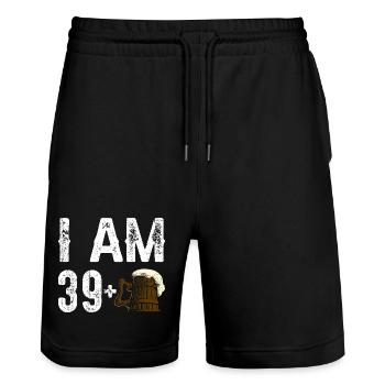 Ich bin 39 plus Geburtstagsbier - Stanley/Stella Unisex Bio Joggingshorts Trainer  - Schwarz - Vorne - Nik (191cm) & Marisol (170cm)