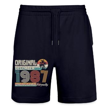 Dezember 1987 Geburtstag Dezember 1987 Geschenk - Stanley/Stella Unisex Bio Joggingshorts Trainer  - Dark navy - Vorne - Nik (191cm) & Marisol (170cm)