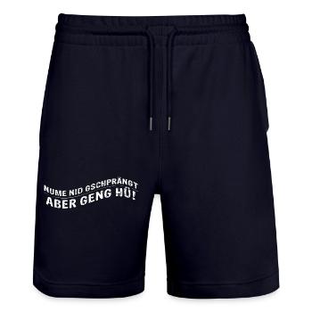 Nume nid gschprängt aber geng hü (Berner Dialekt) - Stanley/Stella Unisex Bio Joggingshorts Trainer  - Dark navy - Vorne - Nik (191cm) & Marisol (170cm)