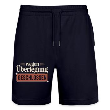 Wegen Überlegung geschlossen – Lustiger Spruch - Stanley/Stella Unisex Bio Joggingshorts Trainer  - Dark navy - Vorne - Nik (191cm) & Marisol (170cm)