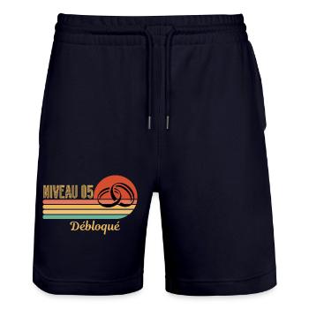Level 05 Freigeschaltetes Retro-Grafikdesign - Stanley/Stella Unisex Bio Joggingshorts Trainer  - Dark navy - Vorne - Nik (191cm) & Marisol (170cm)