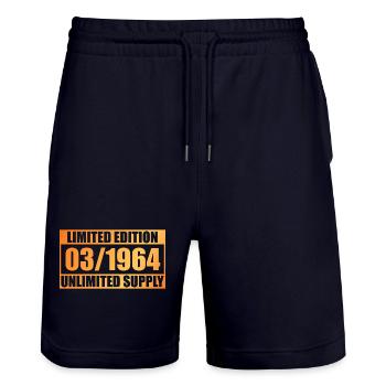 60e anniversaire édition limitée - ꝏ approvisionnement 03/1964 - Short de jogging bio TRAINER Stanley/Stella unisexe - marine foncé - Devant - Nik (191cm) & Marisol (170cm)