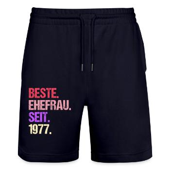 Valentinstag Beste Ehefrau Seit 1977 - Stanley/Stella Unisex Bio Joggingshorts Trainer  - Dark navy - Vorne - Nik (191cm) & Marisol (170cm)