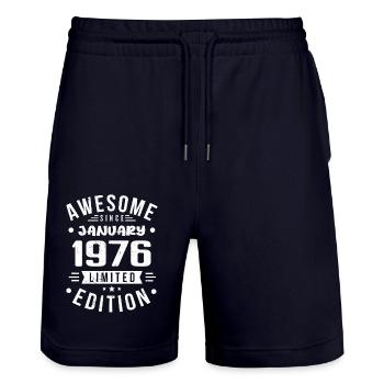 Janvier 1976 - Anniversaire Janvier 1976 I Janvier 1976 - Short de jogging bio TRAINER Stanley/Stella unisexe - marine foncé - Devant - Nik (191cm) & Marisol (170cm)