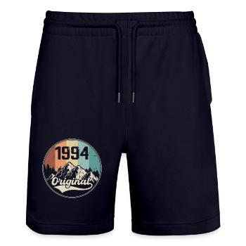 Original 1994 Geburtstagsgeschenk - 1994 - Stanley/Stella Unisex Bio Joggingshorts Trainer  - Dark navy - Vorne - Nik (191cm) & Marisol (170cm)