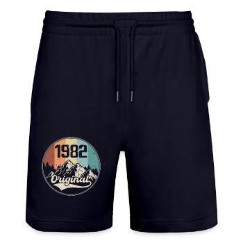 Original 1982 Geburtstagsgeschenk - 1982 - Stanley/Stella Unisex Bio Joggingshorts Trainer  - Dark navy - Vorne - Nik (191cm) & Marisol (170cm)