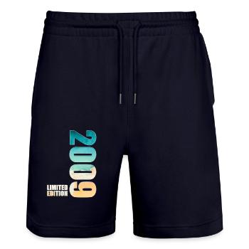 2009 Jahrgang Limited Edition - Stanley/Stella Unisex Bio Joggingshorts Trainer  - Dark navy - Vorne - Nik (191cm) & Marisol (170cm)