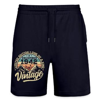 Original Dezember 1942 - 83. Geburtstag Geschenk - Stanley/Stella Unisex Bio Joggingshorts Trainer  - Dark navy - Vorne - Nik (191cm) & Marisol (170cm)