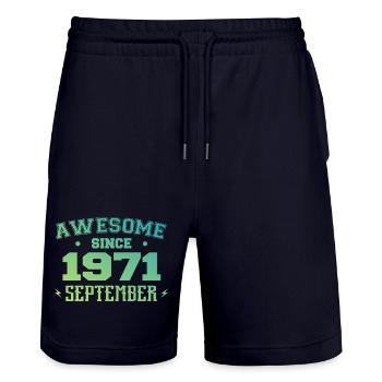 September 1971 Geburtstagsgeschenk September 1971 - Stanley/Stella Unisex Bio Joggingshorts Trainer  - Dark navy - Vorne - Nik (191cm) & Marisol (170cm)
