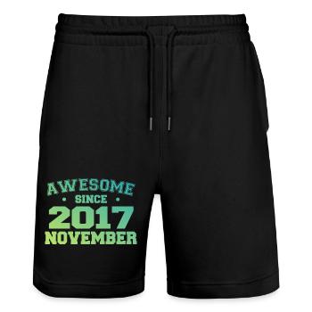 Geboren im November 2017 Geburtstagsgeschenk November 2017 - Stanley/Stella Unisex Bio Joggingshorts Trainer  - Schwarz - Vorne - Nik (191cm) & Marisol (170cm)