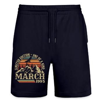 Geburtstagsgeschenk März 1995, geboren im März 1995 - Stanley/Stella Unisex Bio Joggingshorts Trainer  - Dark navy - Vorne - Nik (191cm) & Marisol (170cm)