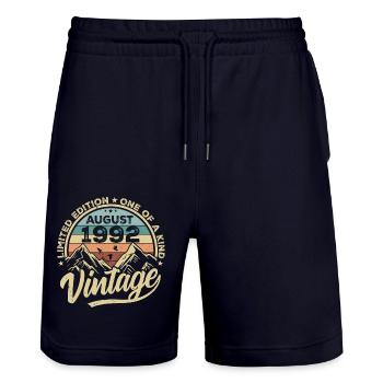 Geburtstag August 1992 Geburtstagsgeschenk August - Stanley/Stella Unisex Bio Joggingshorts Trainer  - Dark navy - Vorne - Nik (191cm) & Marisol (170cm)