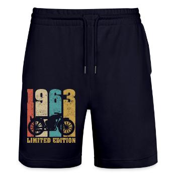Vintage Motorrad 1963 Retro Geburtstagsgeschenk - Stanley/Stella Unisex Bio Joggingshorts Trainer  - Dark navy - Vorne - Nik (191cm) & Marisol (170cm)