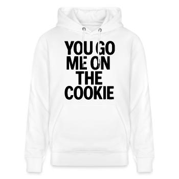 Denglisch Sprüche You go me on the cookie - Stanley/Stella Unisex Bio-Hoodie CRUISER  - Weiß - Vorne - Alina (178cm) & Michal (187cm)