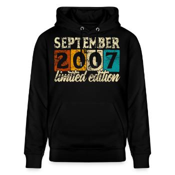 Limited Edition September 2007 Geburtstag Geschenk - Stanley/Stella Unisex Bio-Hoodie CRUISER  - Schwarz - Vorne - Alina (178cm) & Michal (187cm)