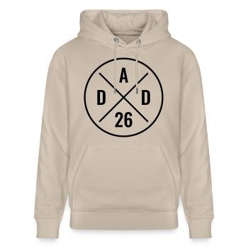 Dad 26 Baby Vater Vatertag Geschenk Papa 2026 - Stanley/Stella Unisex Bio-Hoodie CRUISER  - Beige - Vorne - Alina (178cm) & Michal (187cm)