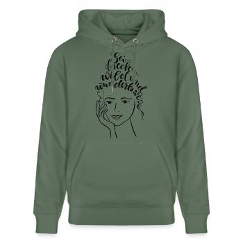 Sei, frech, wild und wunderbar - Stanley/Stella Unisex Bio-Hoodie CRUISER  - Tanngrün - Vorne - Alina (178cm) & Michal (187cm)