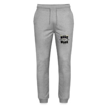 NOSE WORK Team Suchhund Nasenarbeit Hunde Hund - Stanley/Stella Unisex Bio Jogginghose Mover  - Grau meliert - Vorne - Marisol (170cm) & Nik (191cm)