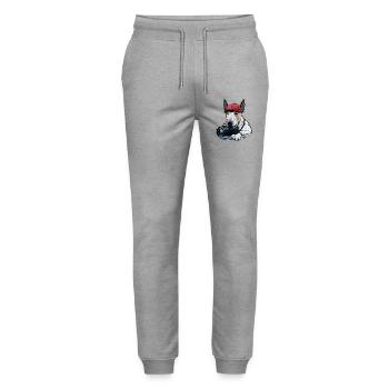 Chien photographe à casquette rouge - Pantalon de jogging bio MOVER Stanley/Stella unisexe - gris chiné - Devant - Marisol (170cm) & Nik (191cm)