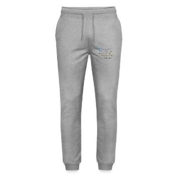 Literatur-Zitat von Albert Camus - Stanley/Stella Unisex Bio Jogginghose Mover  - Grau meliert - Vorne - Marisol (170cm) & Nik (191cm)