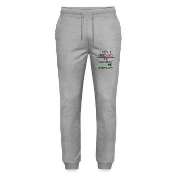 I DON´T NEED SEX THE GOVERNMENT FUCKS ME EVERY DA - Stanley/Stella Unisex Bio Jogginghose Mover  - Grau meliert - Vorne - Marisol (170cm) & Nik (191cm)