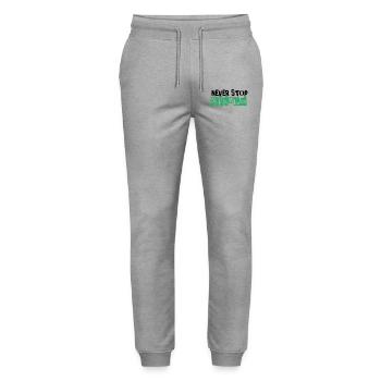 Never Stop Dreaming - Stanley/Stella Unisex Bio Jogginghose Mover  - Grau meliert - Vorne - Marisol (170cm) & Nik (191cm)