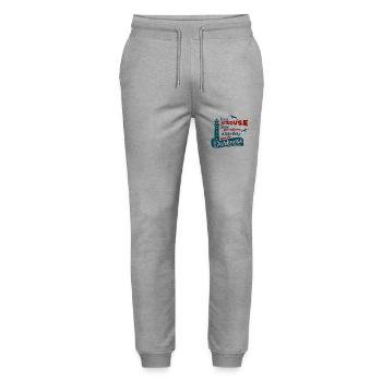 Sei ein Leuchtturm- Strahle für andere. - Stanley/Stella Unisex Bio Jogginghose Mover  - Grau meliert - Vorne - Marisol (170cm) & Nik (191cm)