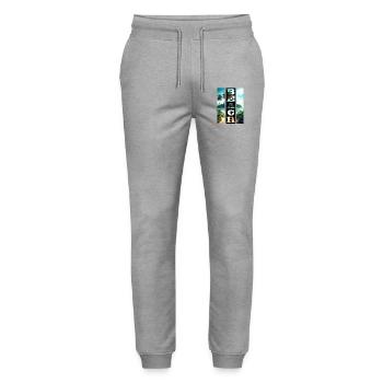 Beach Motiv mit Schrift im Schwarzen Balken - Stanley/Stella Unisex Bio Jogginghose Mover  - Grau meliert - Vorne - Marisol (170cm) & Nik (191cm)