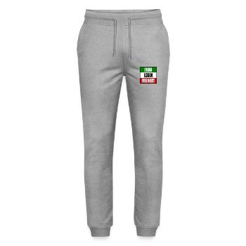 Frau leben freiheit - Stanley/Stella Unisex Bio Jogginghose Mover  - Grau meliert - Vorne - Marisol (170cm) & Nik (191cm)