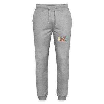 R Ente - Rente 2025 Geschenk - Stanley/Stella Unisex Bio Jogginghose Mover  - Grau meliert - Vorne - Marisol (170cm) & Nik (191cm)