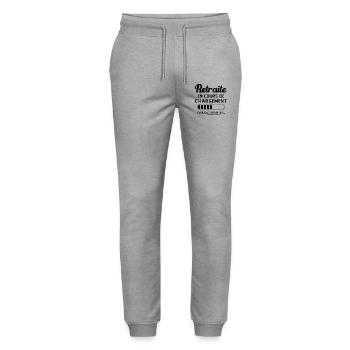 Retreat wird geladen, bitte warten - Stanley/Stella Unisex Bio Jogginghose Mover  - Grau meliert - Vorne - Marisol (170cm) & Nik (191cm)