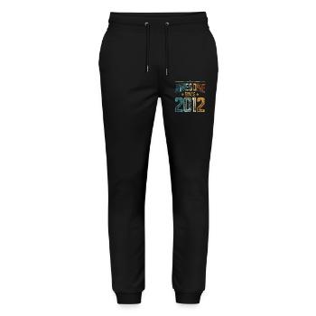 2012 Naissance Année de naissance - Pantalon de jogging bio MOVER Stanley/Stella unisexe - noir - Devant - Marisol (170cm) & Nik (191cm)