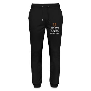 Fuchswitz: Schlauheit gegen Dummheit - Stanley/Stella Unisex Bio Jogginghose Mover  - Schwarz - Vorne - Marisol (170cm) & Nik (191cm)