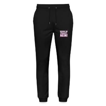 Bevor du Fragst Nein Sprüche - Stanley/Stella Unisex Bio Jogginghose Mover  - Schwarz - Vorne - Marisol (170cm) & Nik (191cm)
