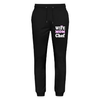 Wife Mom Chef - Statement Design für Mütter - Stanley/Stella Unisex Bio Jogginghose Mover  - Schwarz - Vorne - Marisol (170cm) & Nik (191cm)