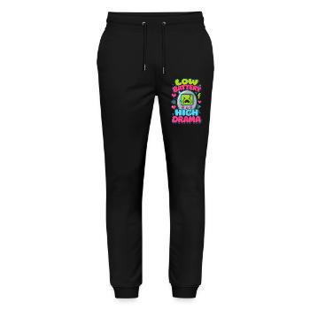 Low Battery High Drama Retro - Stanley/Stella Unisex Bio Jogginghose Mover  - Schwarz - Vorne - Marisol (170cm) & Nik (191cm)