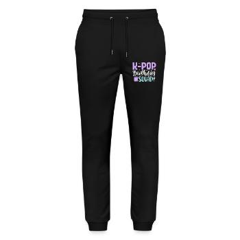 K Pop Birthday Squad - Stanley/Stella Unisex Bio Jogginghose Mover  - Schwarz - Vorne - Marisol (170cm) & Nik (191cm)