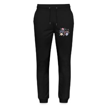 Patricia Blütenschrift - Stanley/Stella Unisex Bio Jogginghose Mover  - Schwarz - Vorne - Marisol (170cm) & Nik (191cm)