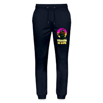 Raton laveur « Trash Is Life » - Pantalon de jogging bio MOVER Stanley/Stella unisexe - marine - Devant - Marisol (170cm) & Nik (191cm)