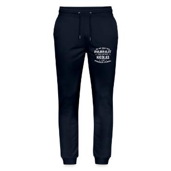 Nicolas Un Prénom, Une Histoire, Une Personnalité - Pantalon de jogging bio MOVER Stanley/Stella unisexe - marine - Devant - Marisol (170cm) & Nik (191cm)