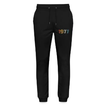 1977 Geschenk 1977 Vintage 1977 - Stanley/Stella Unisex Bio Jogginghose Mover  - Schwarz - Vorne - Marisol (170cm) & Nik (191cm)