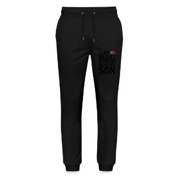Mein Herz Marschiert Mit Meinem Sohn Am 4. Juli - Stanley/Stella Unisex Bio Jogginghose Mover  - Schwarz - Vorne - Marisol (170cm) & Nik (191cm)