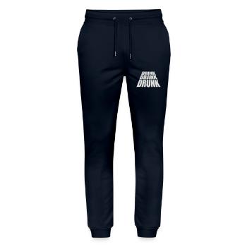 drink drank drunk Zitat - Stanley/Stella Unisex Bio Jogginghose Mover  - Navy - Vorne - Marisol (170cm) & Nik (191cm)
