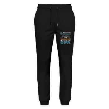 Fußballer Opa - Stanley/Stella Unisex Bio Jogginghose Mover  - Schwarz - Vorne - Marisol (170cm) & Nik (191cm)